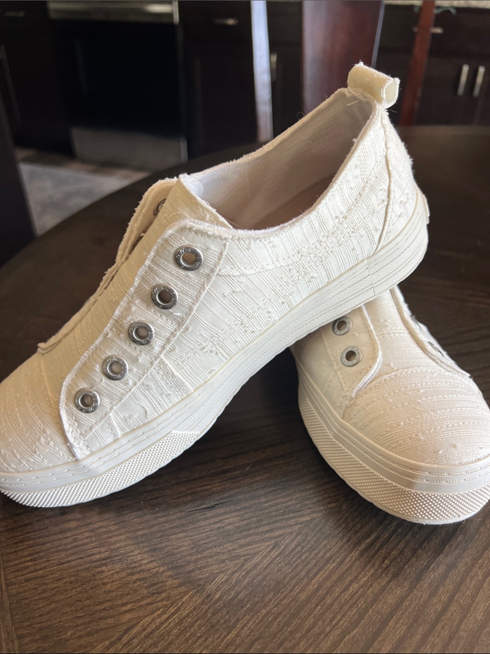 Casual Slip-On Platform Sneakers in Cream - Picture 5 of 5